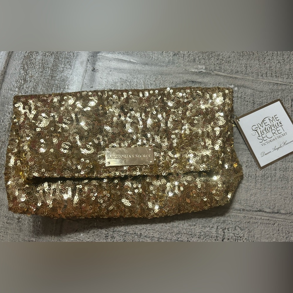 NWT Victoria’s Secret Clutch